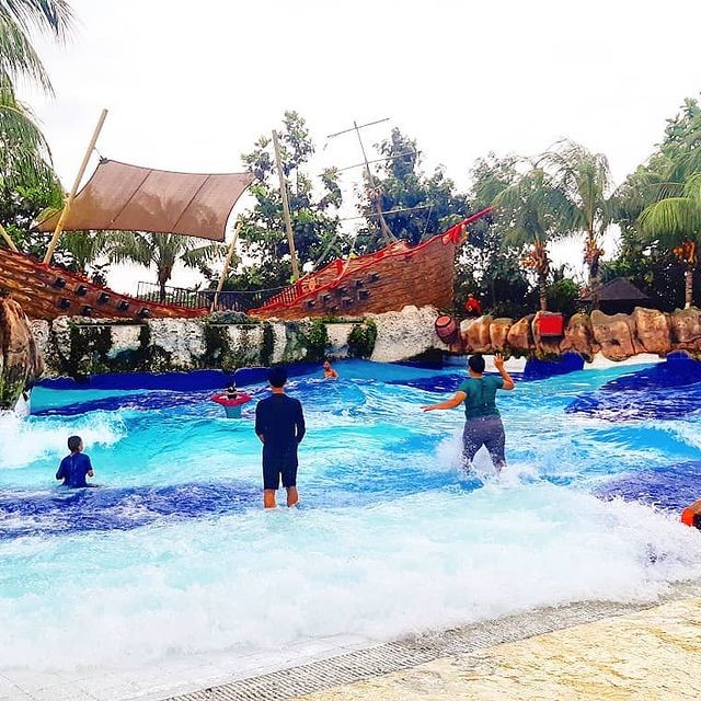 5 Waterpark di Tangerang Lengkap dengan Wahana Permainan Air 4